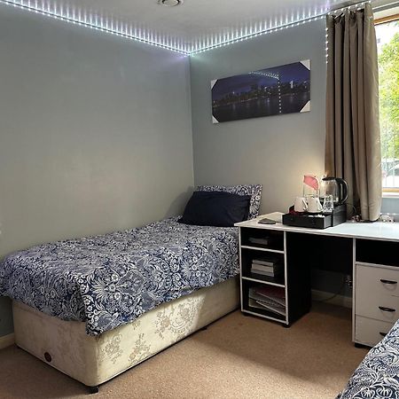 London Gateway Get-Away Apartment Hounslow Luaran gambar
